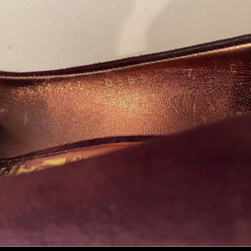🆕 Salvatore Ferragamo Suede Pumps NIB - Picture 13 of 13
